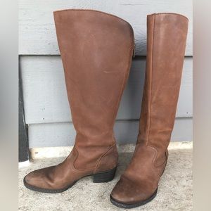 Size 8 1/2, Born brown boots.